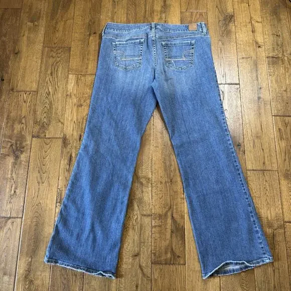 American Eagle Favorite Boyfriend Jeans Womens Sz 14 Y2K Low Rise Boot Cut - Picture 6 of 7